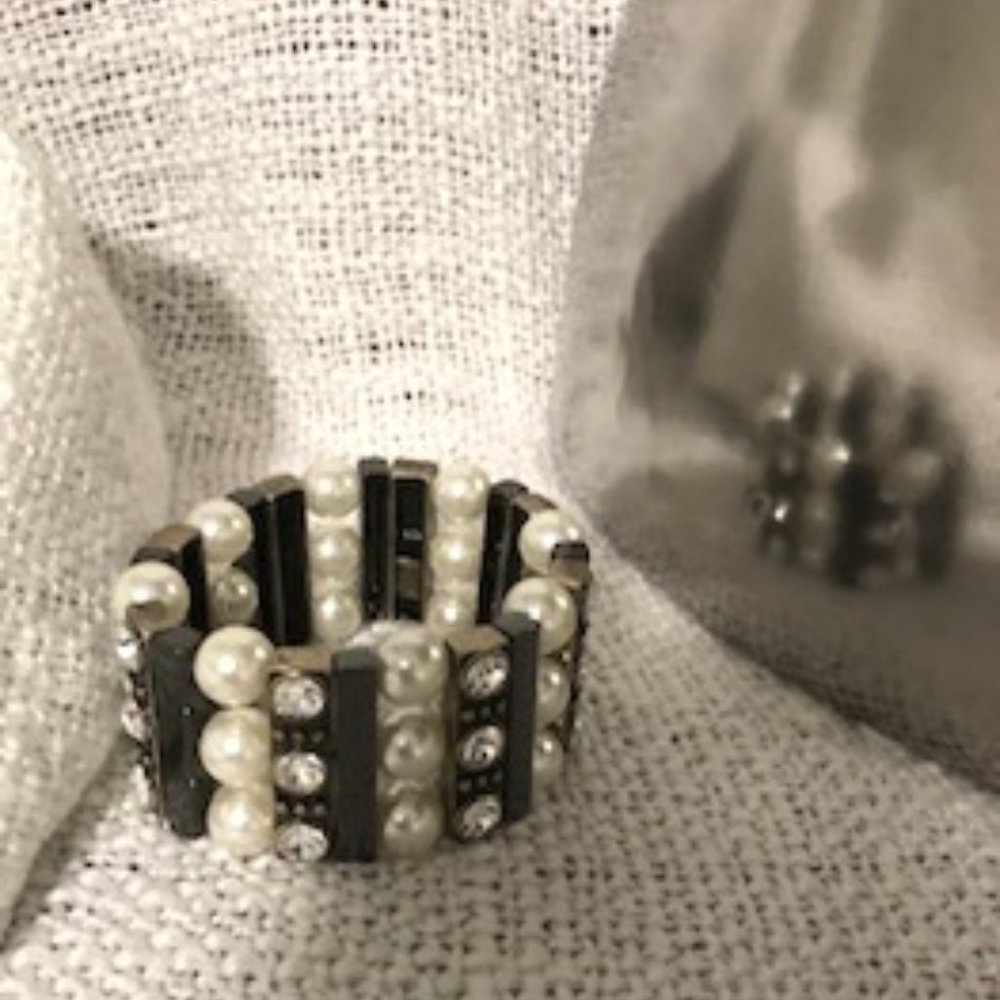 Lia Sophia Stretch Faux Pearl & Rhinestone Bracelet